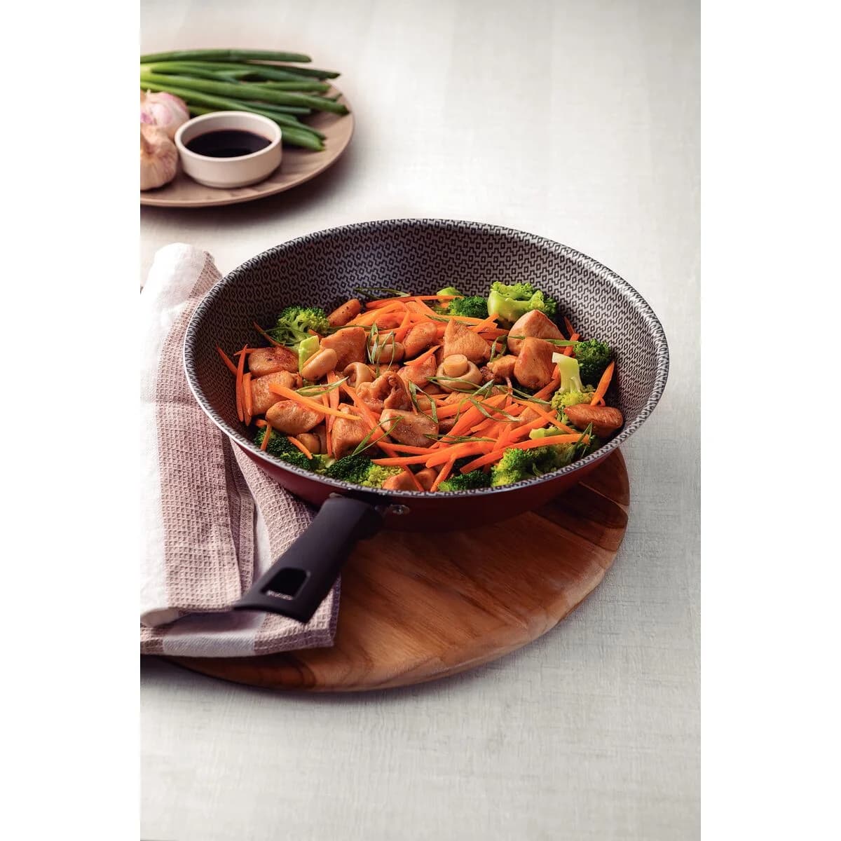 Sarten Wok Tramontina Teflon Antiadherente 28 Cm Loreto — miniatura 4