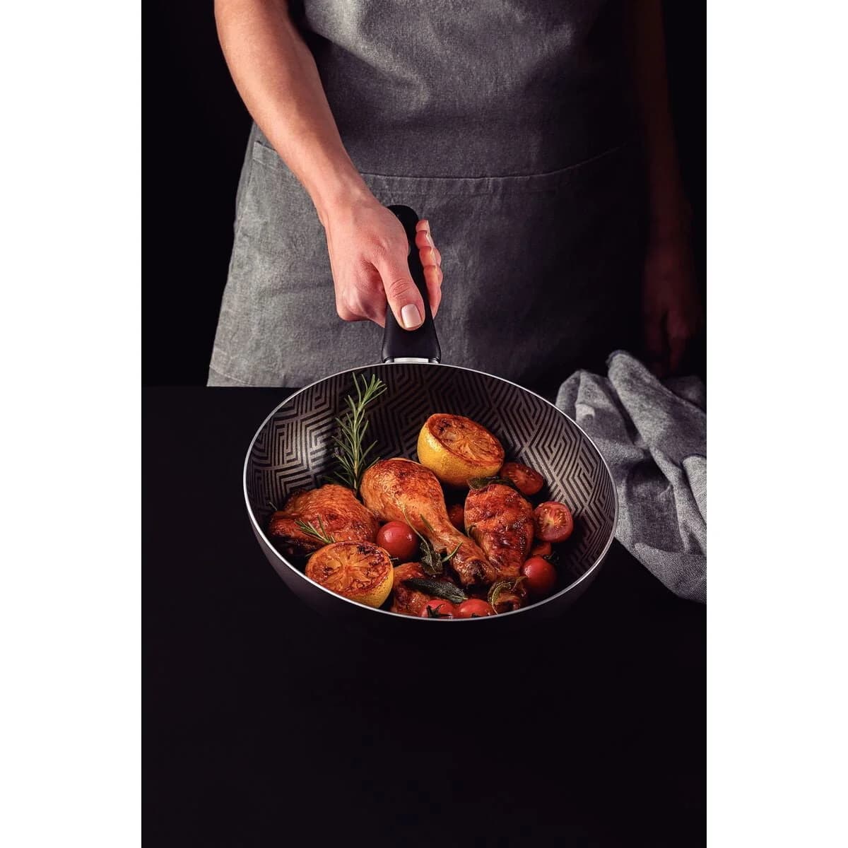 Sarten Wok Teflon Profundo Tramontina Paris 24 Cm Negro — miniatura 3