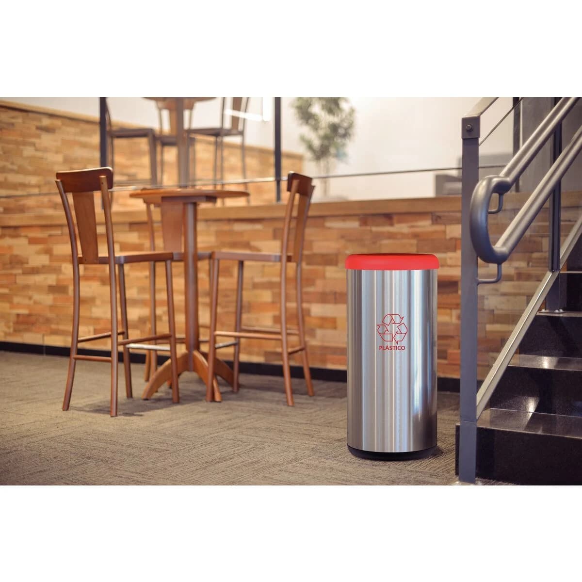 Basurero de Acero Inox Tramontina Piemonte Vaiven 40 L Rojo — imagen 2 de 4