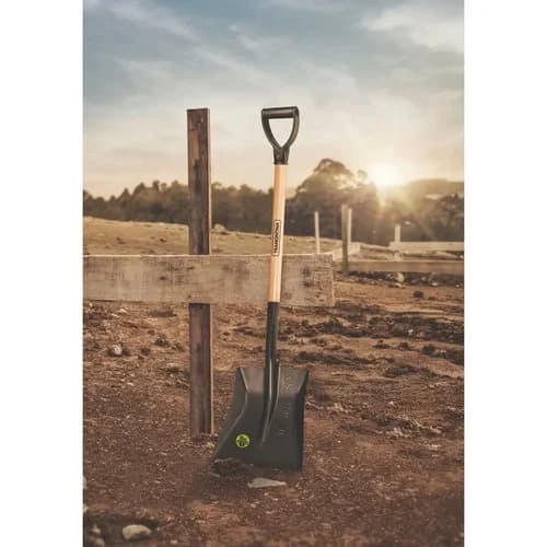 Pala Cuadrada Tramontina Con Mango De Madera 71 Cm — imagen 4 de 5