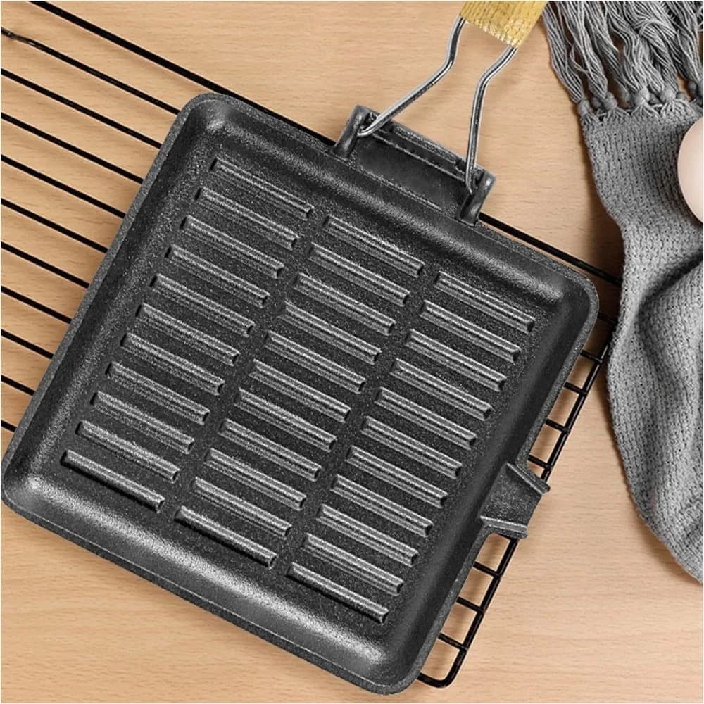 Pancha Grill Bifera Cuadrada Hierro Con Mango Madera 24 Cm — imagen 4 de 4