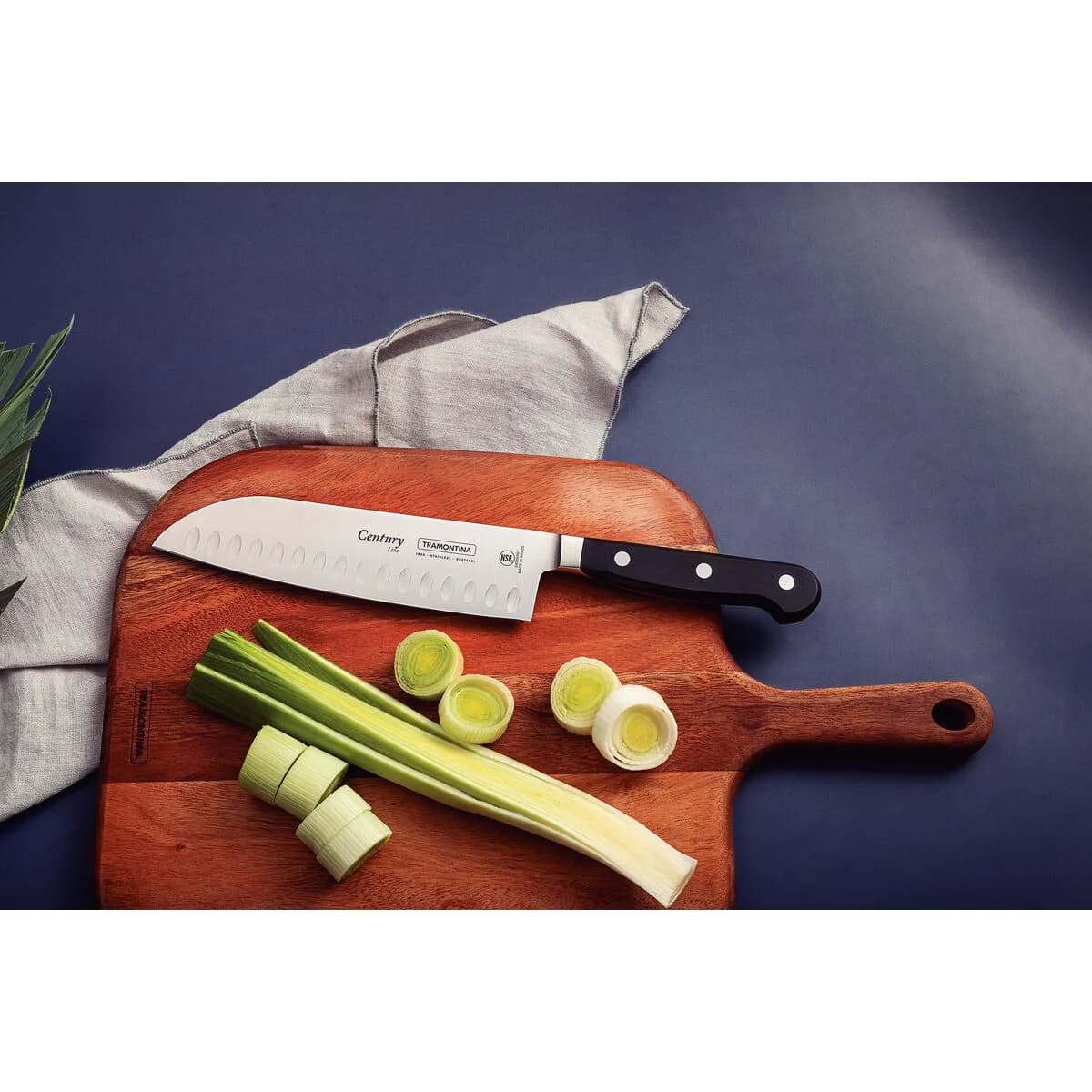 Cuchilla Santoku Tramontina Century Acero Inoxidable 7 PuLG — miniatura 4