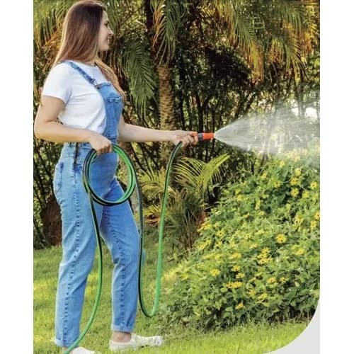 Kit Manguera Y Soporte Tramontina Flex 30 M 1/2 Verde/Negro — imagen 4 de 6