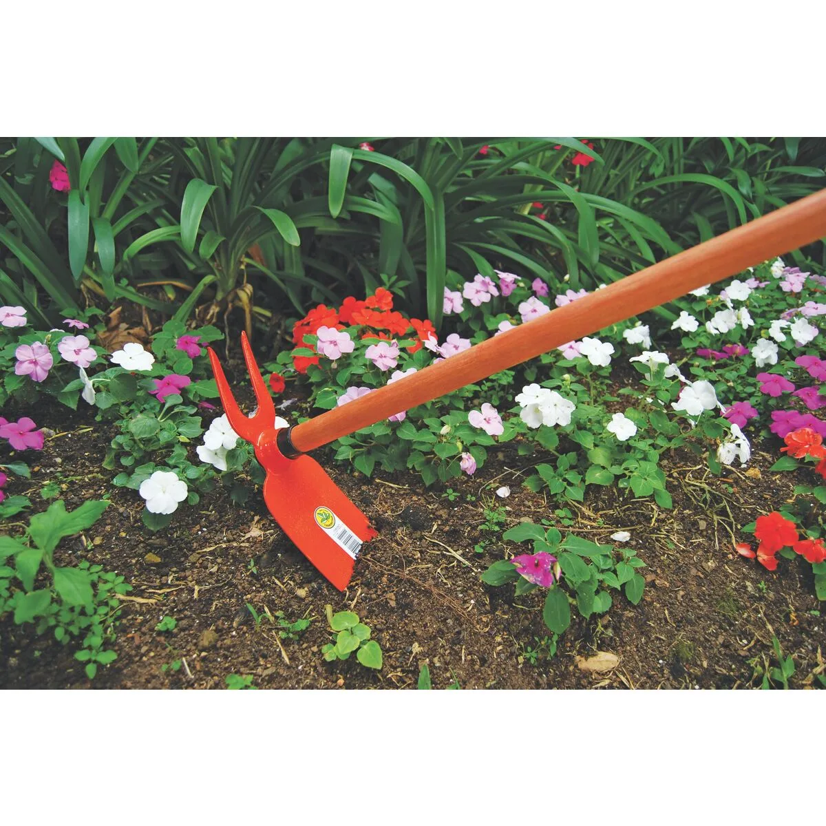 Escardillo Con Mango De Madera Jardin Tramontina 120 Cm - Imagen 2